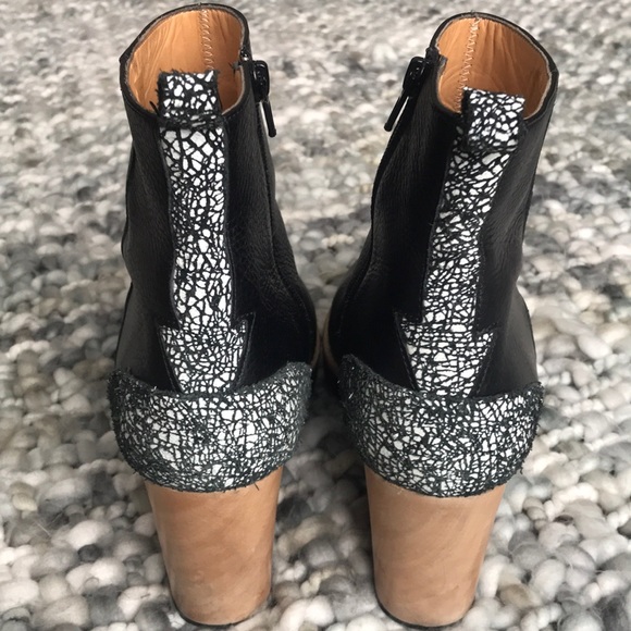 UO Xperimental Leather Boots🖤Sz 39 (Fit like 8.5) - Picture 4 of 8